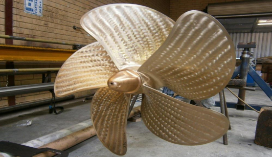 trục chân vịt tàu biển